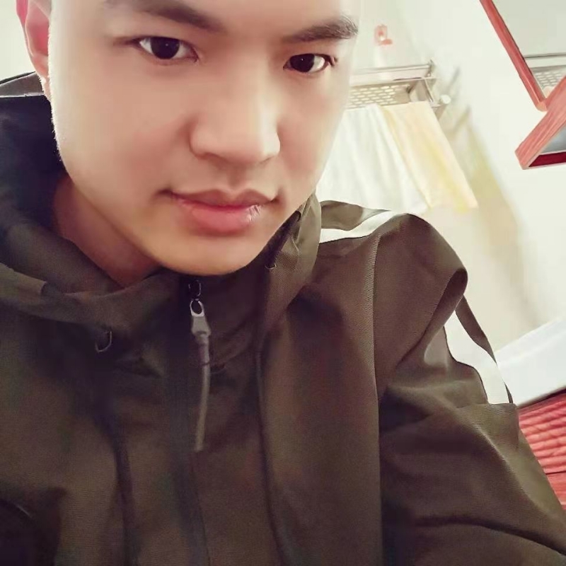 高大上的宅男的第二张照片--连城相亲网