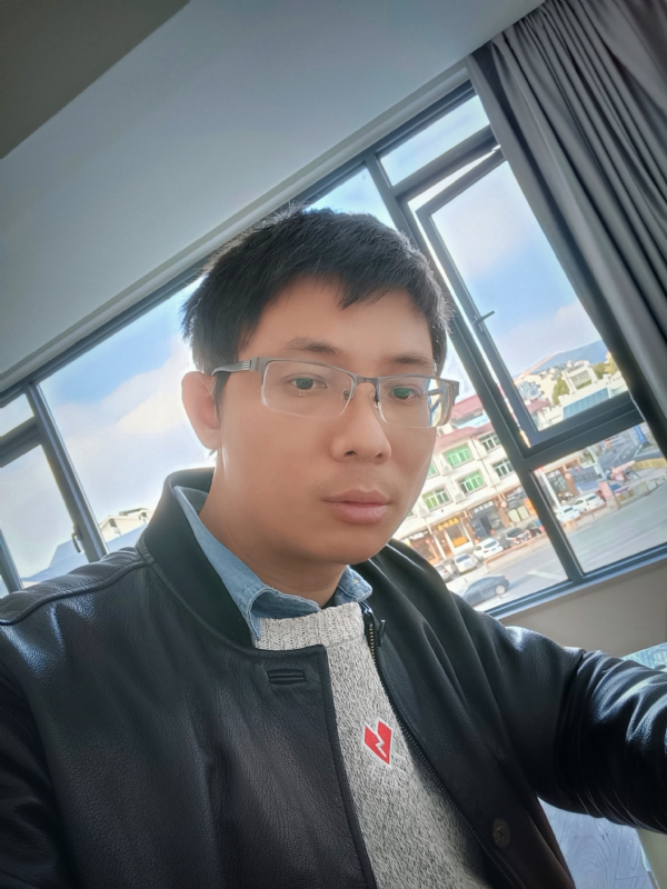 也许只是缺少一个拥抱的第二张照片--连城相亲网