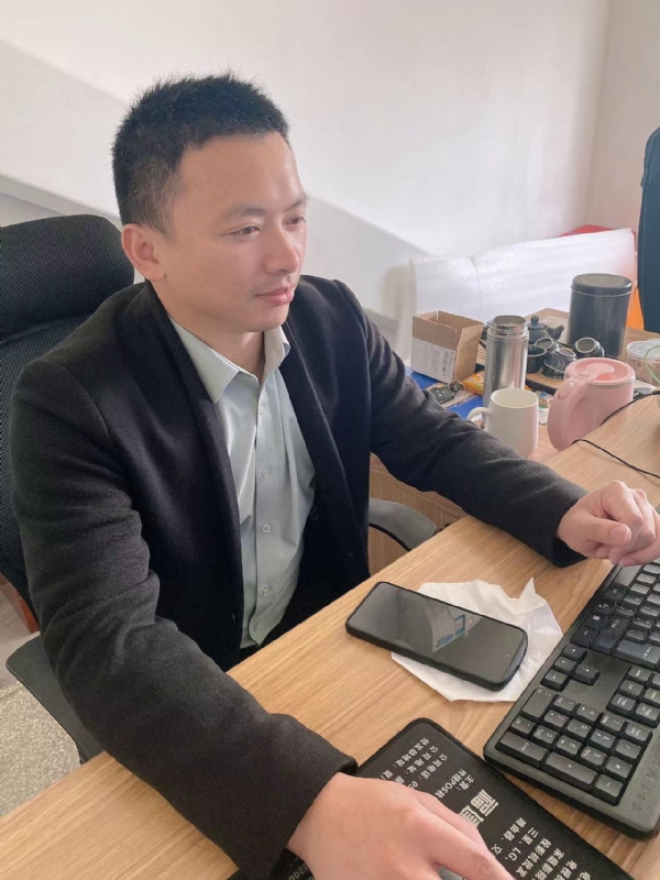 落叶知秋的第一张照片--连城相亲网